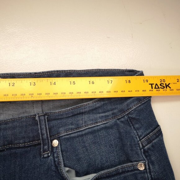 DC Jeans Medium Wash Ladies Size 20 Curvy Zipper & Button Closure Blue Jeans - Picture 9 of 11